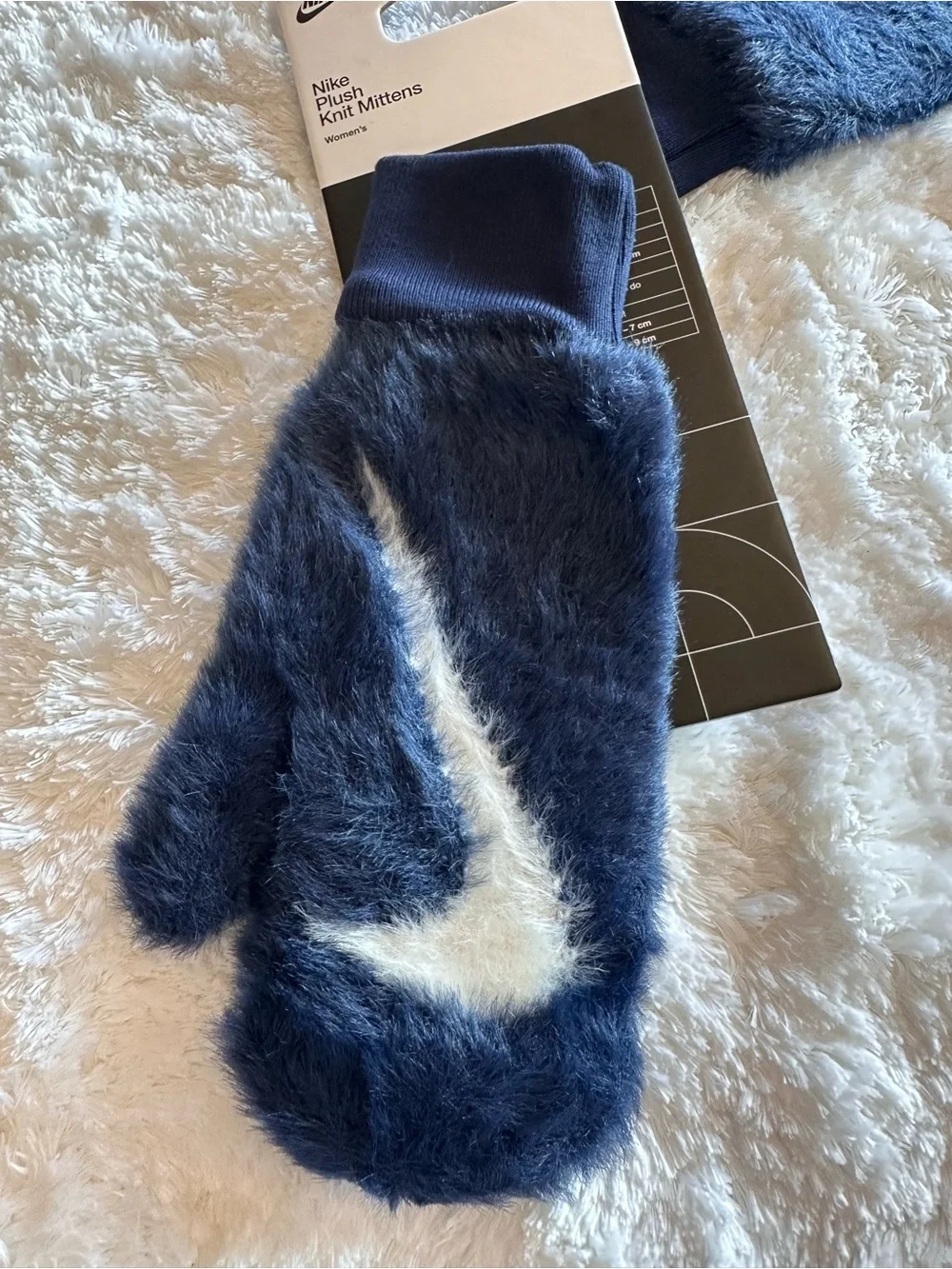 Nike Navy and White Fuzzy Knit Mittens